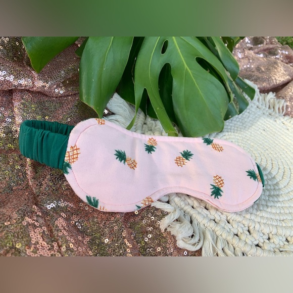 NWT Kate Spade Staci Pineapples Cosmetic Bag PLUS BONUS NWOT Sleep Mask! - Picture 8 of 8